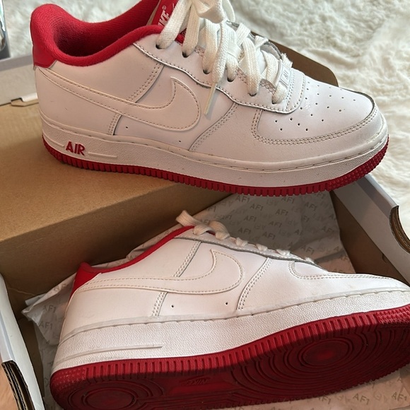 ‘White University Red’❤️🤍 - Picture 5 of 7